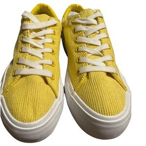 Women's platform sneakers by THATXUAOV